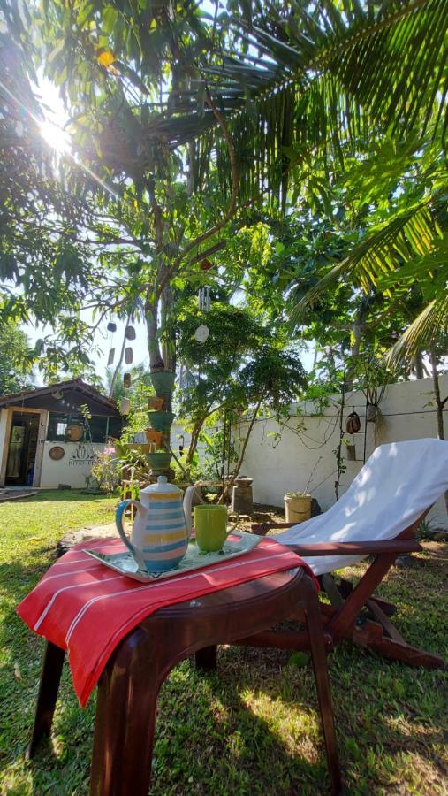 Wine Tree Garden Guesthouse Mirissa Buitenkant foto